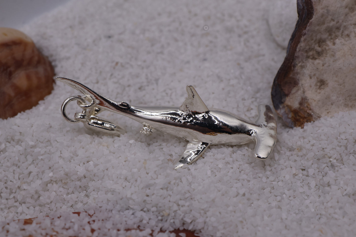 Charm Tiburon Martillo en baño de plata