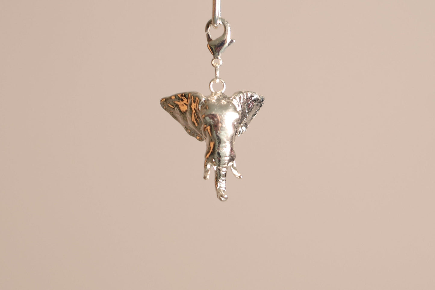 Charm Elefante en baño de oro o plataALMA BRAVIA Joyería Colombia