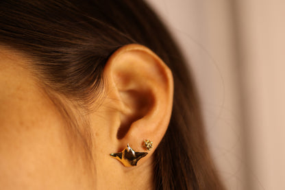 Aretes de mantarraya bañados en oro 24K