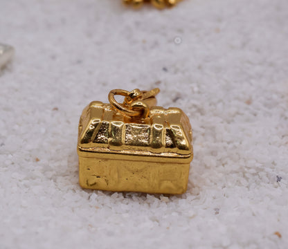 Charm cofre marino en baño de oro o plata