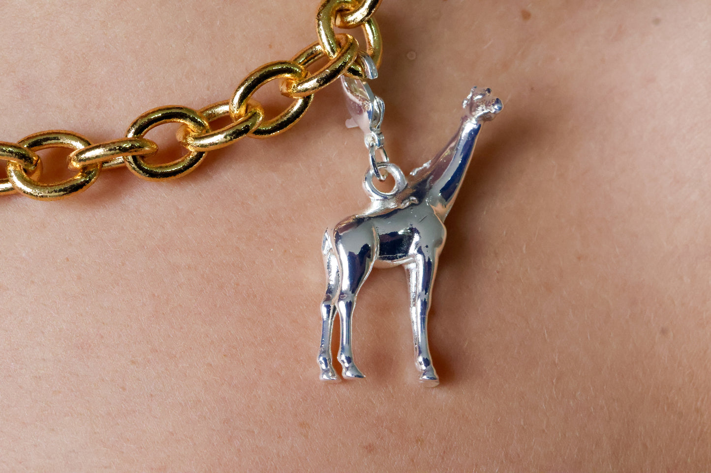 Charm Jirafa con baño en oro o plata