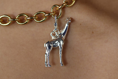 Charm Jirafa con baño en oro o plata