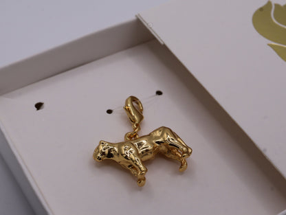 Charm leona baño de oro o plata