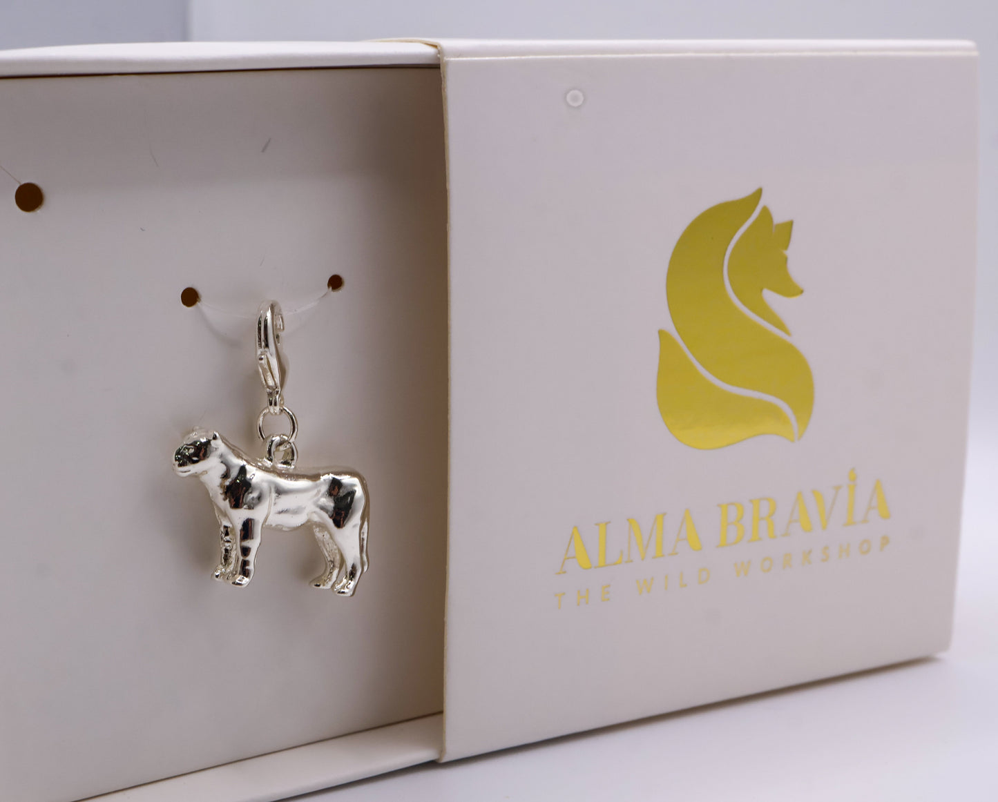 Charm leona baño de oro o plata