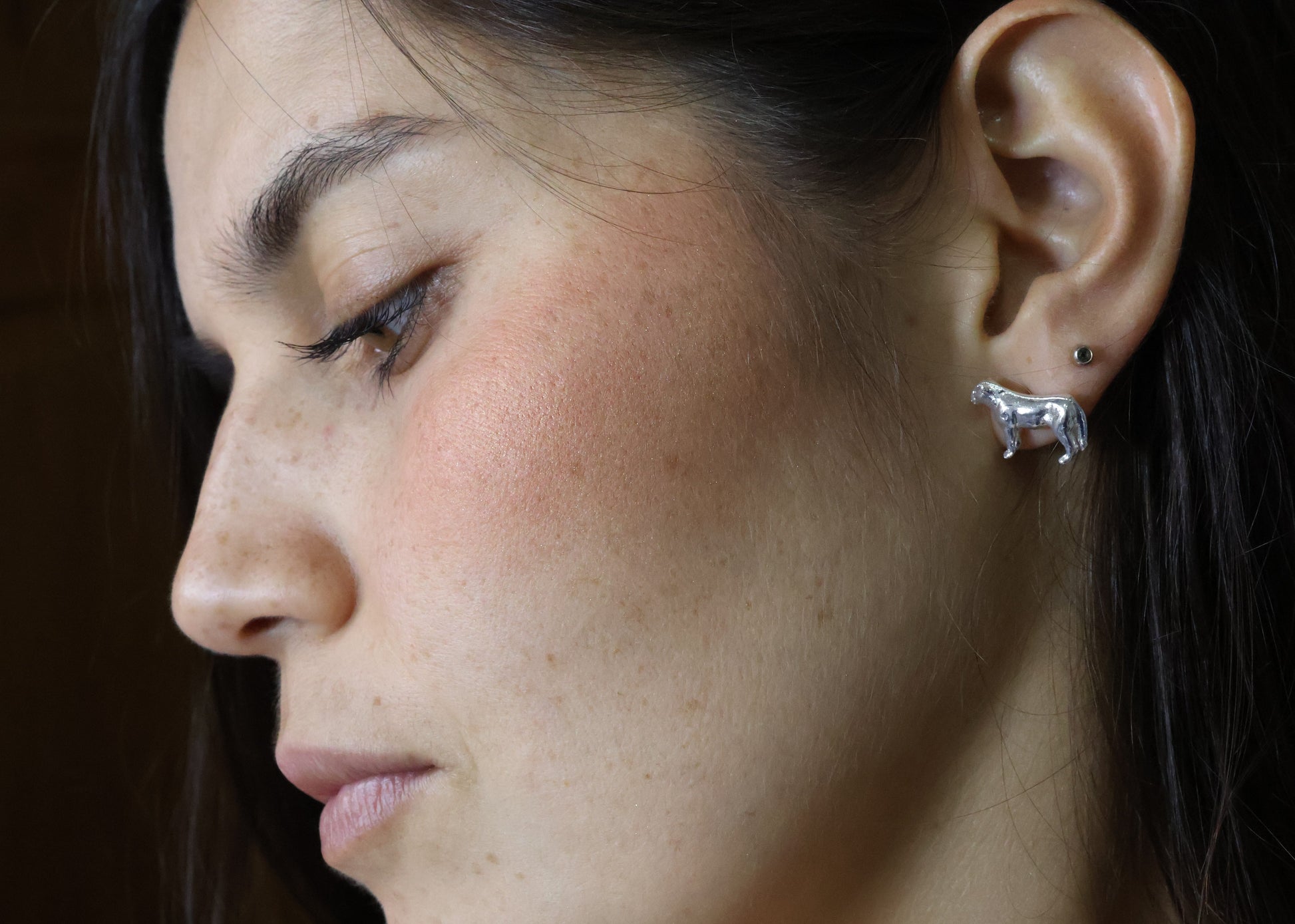 Aretes leona con baño en oro o plataALMA BRAVIA Joyería Colombia