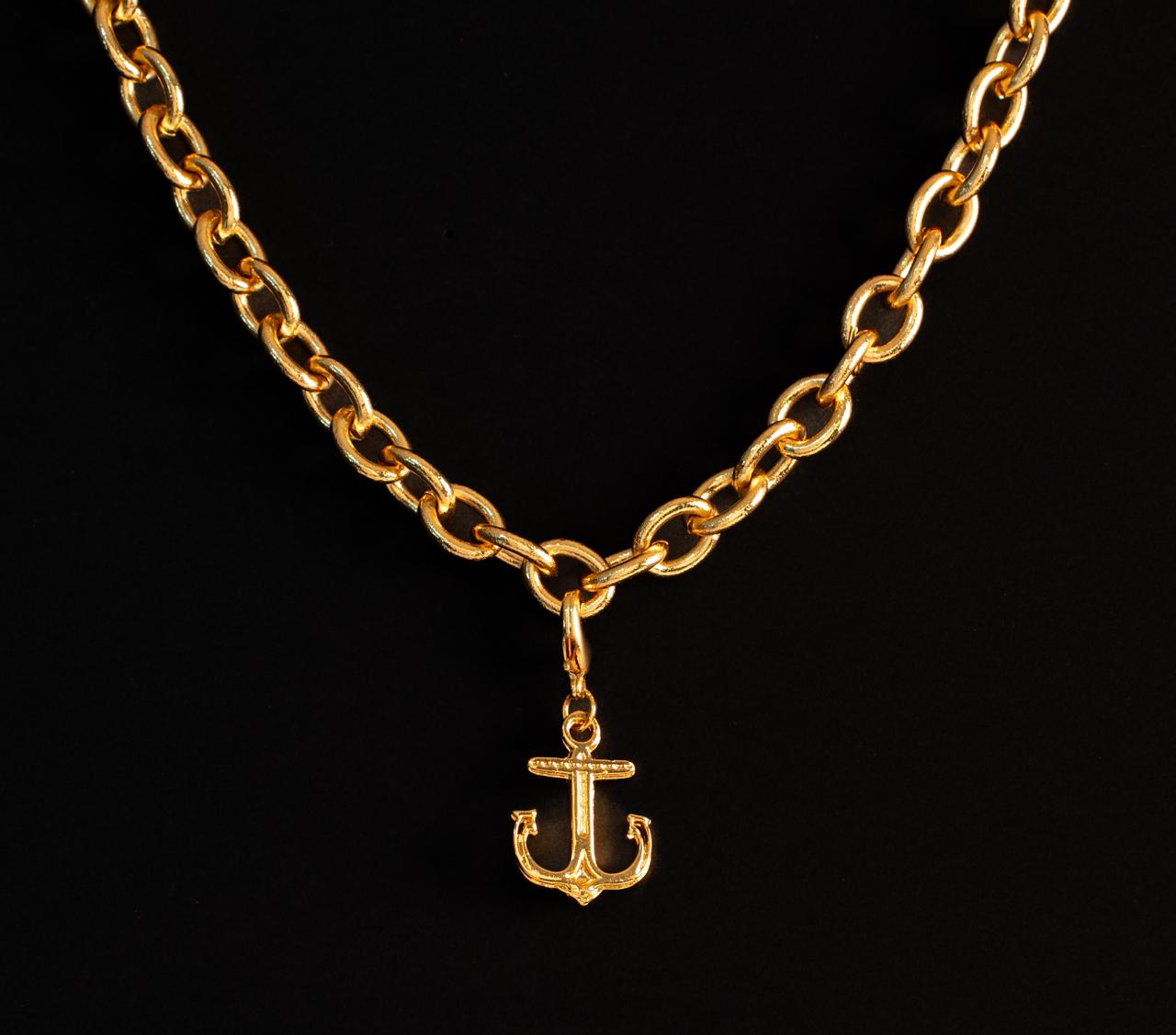 Charm Ancla en baño de oro o plataALMA BRAVIA Joyería Colombia