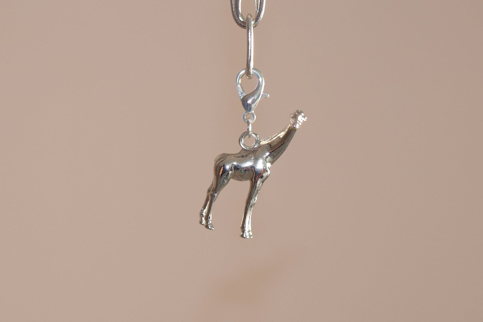 Charm Jirafa con baño en oro o plataALMA BRAVIA Joyería Colombia