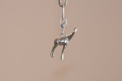 Charm Jirafa con baño en oro o plataALMA BRAVIA Joyería Colombia